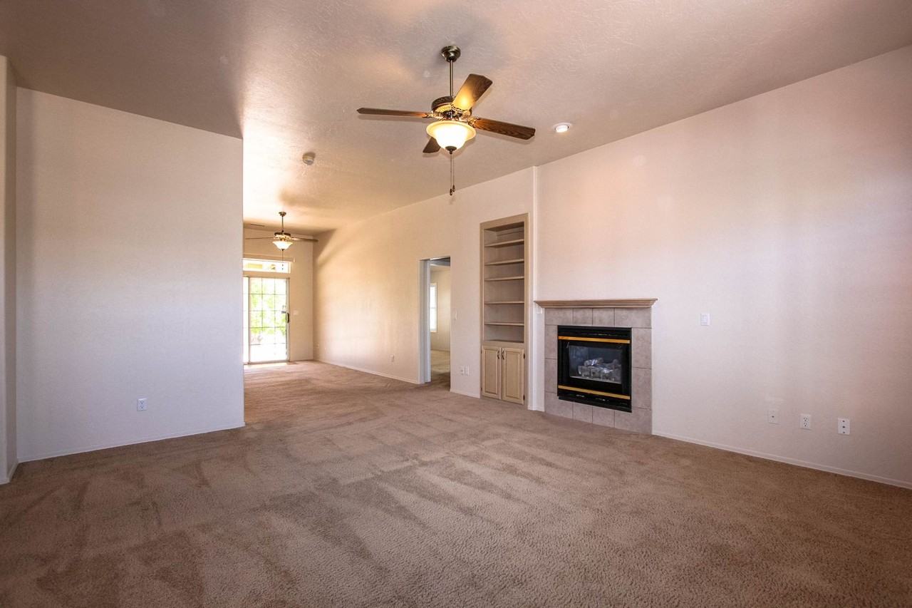 653 Golden Hawk Dr - Photo 3 of 22
