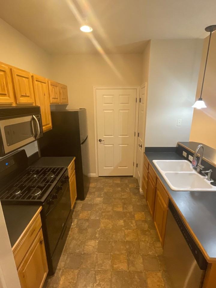 1061 Canyon Meadow Dr #4 - Photo 5 of 20