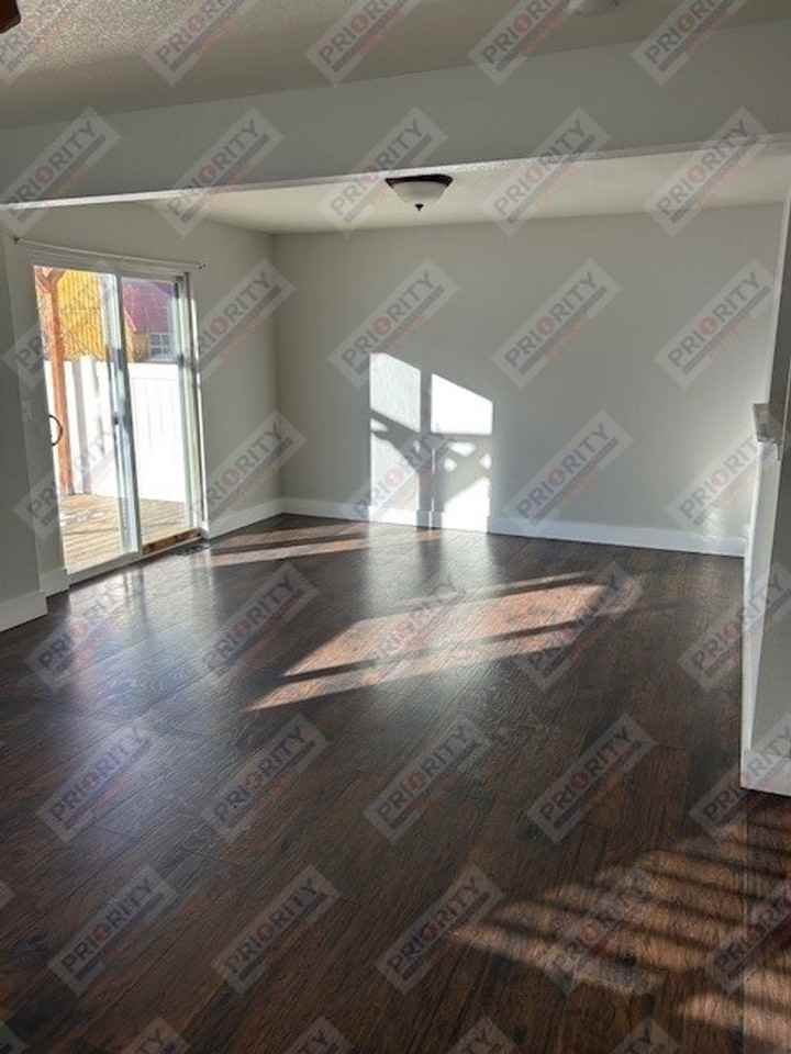 3502 Triton Ave - Photo 2 of 13