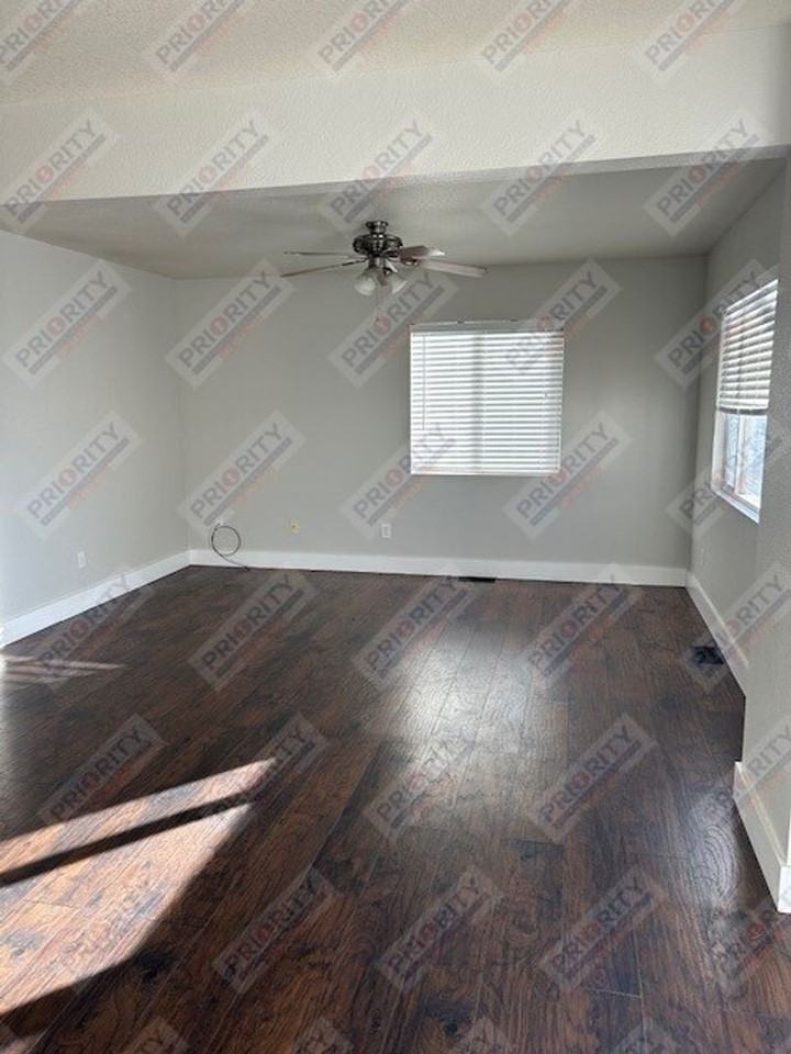 3502 Triton Ave - Photo 3 of 13