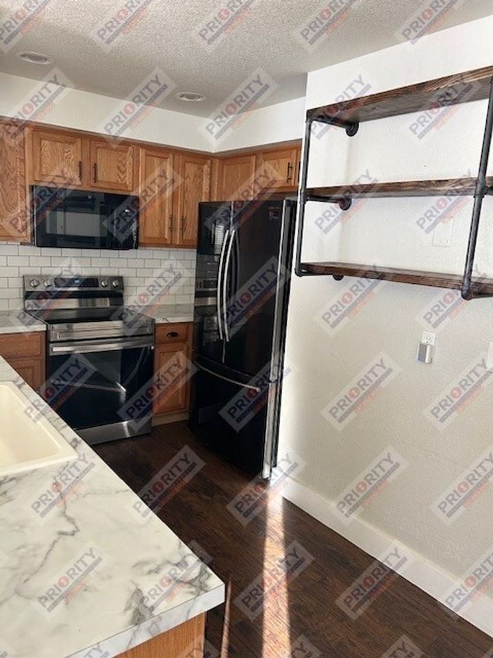 3502 Triton Ave - Photo 4 of 13
