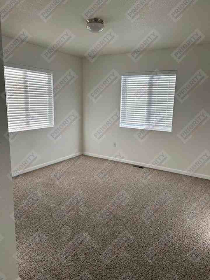 3502 Triton Ave - Photo 5 of 13