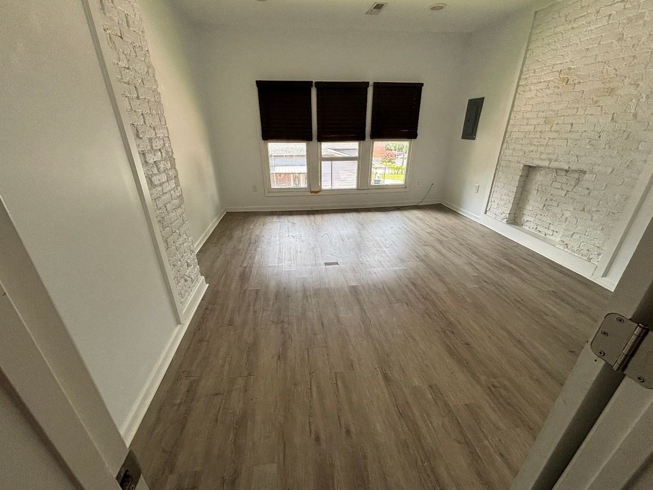 207 S Porter St - Photo 3 of 11