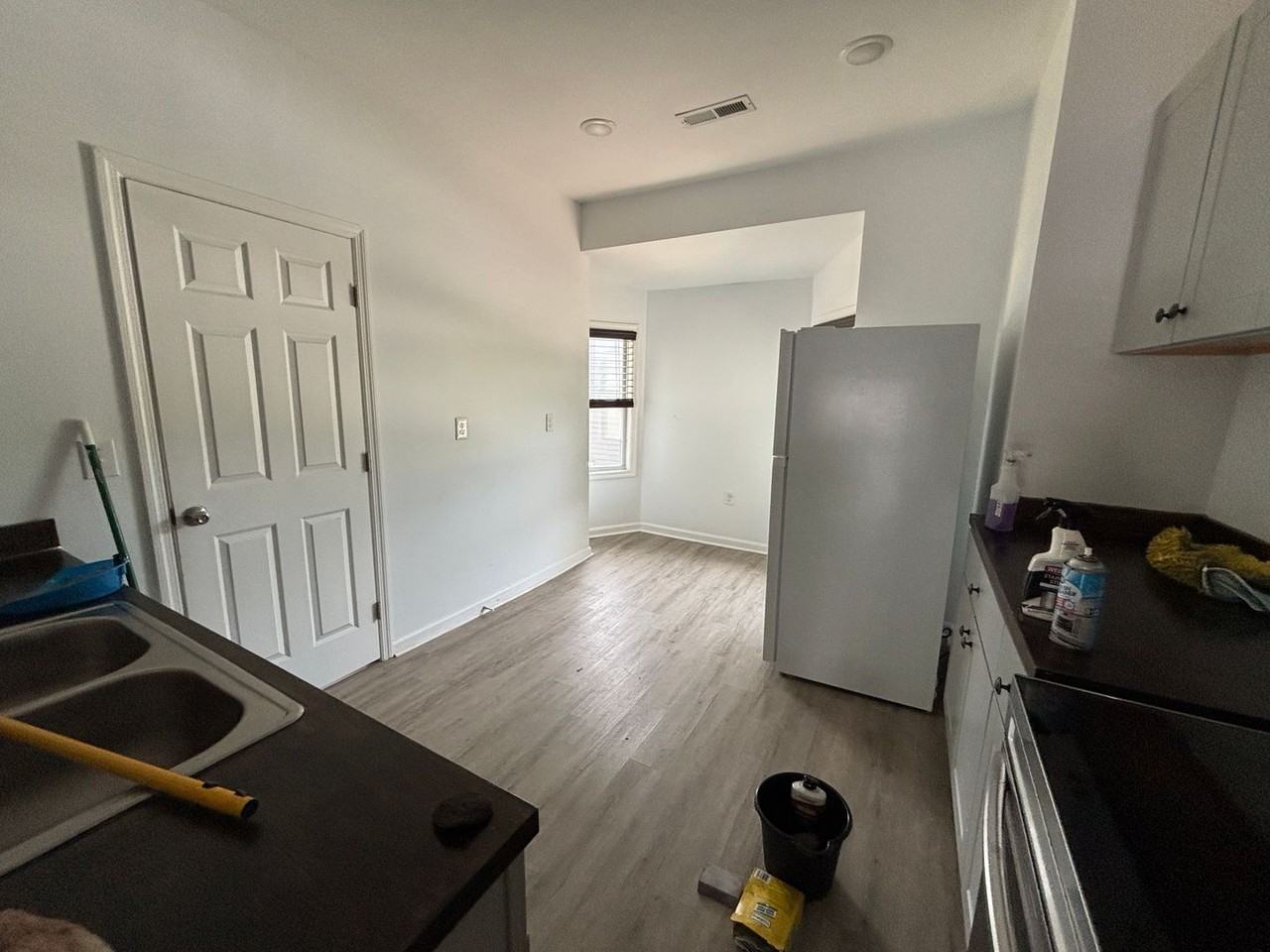 207 S Porter St - Photo 5 of 11