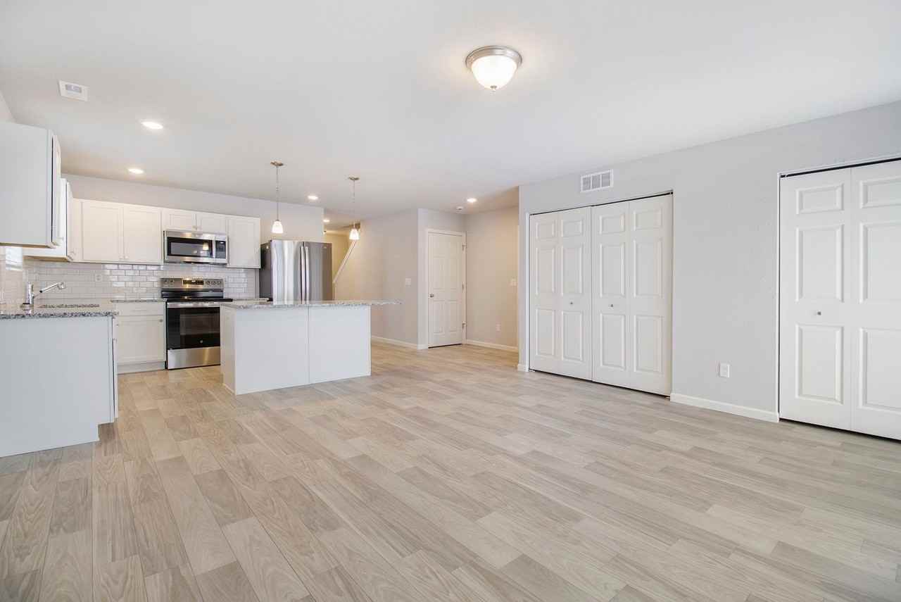 910 Dora Ln - Photo 3 of 25