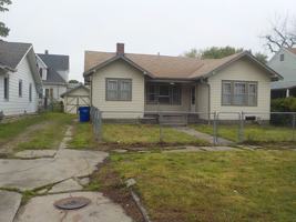 featured image of 908 N Madison St