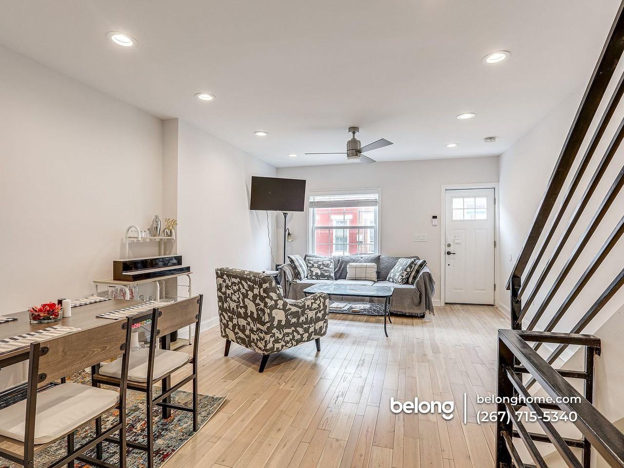 1322 S Mole St - Photo 4 of 24