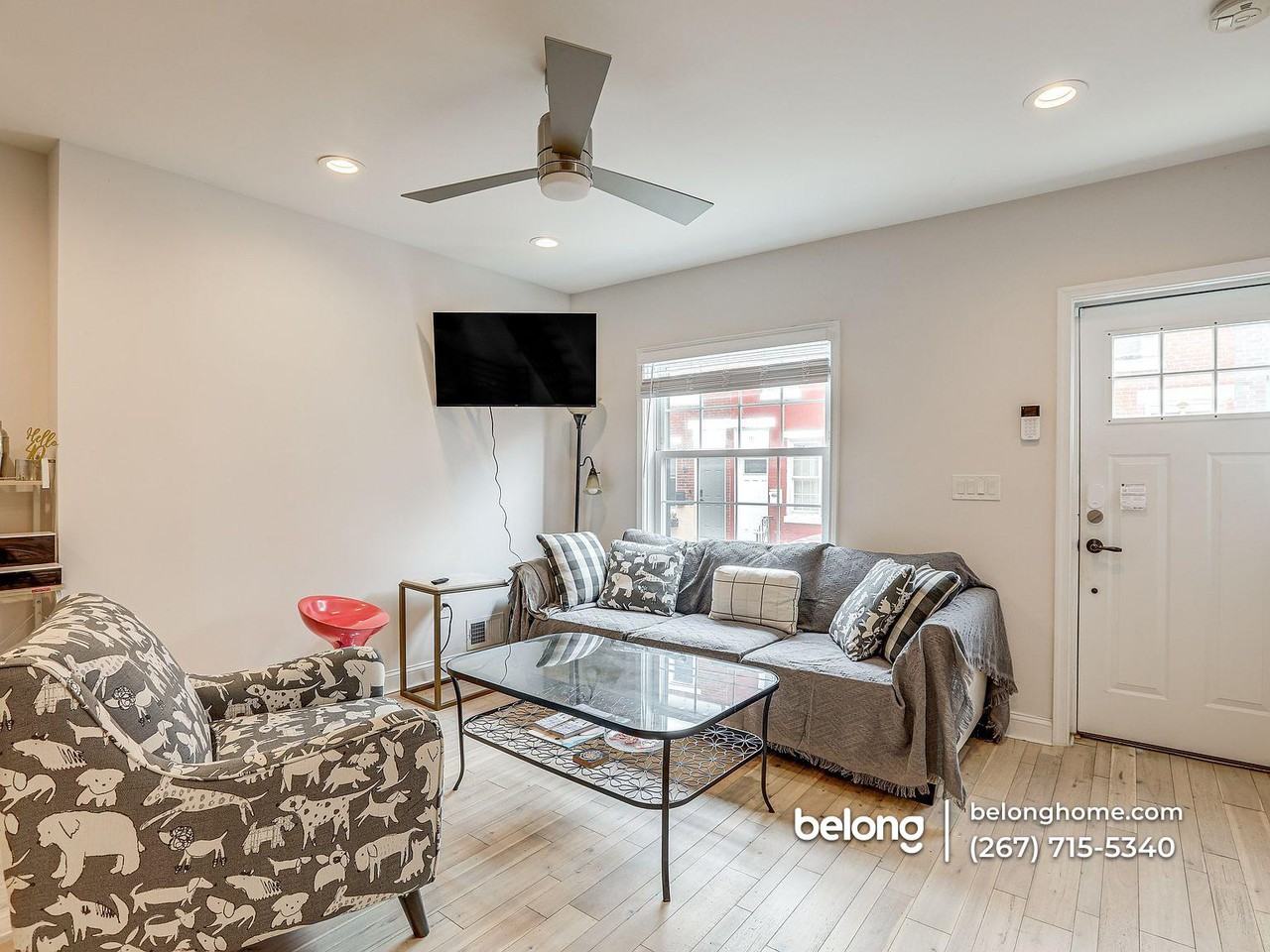 1322 S Mole St - Photo 6 of 24