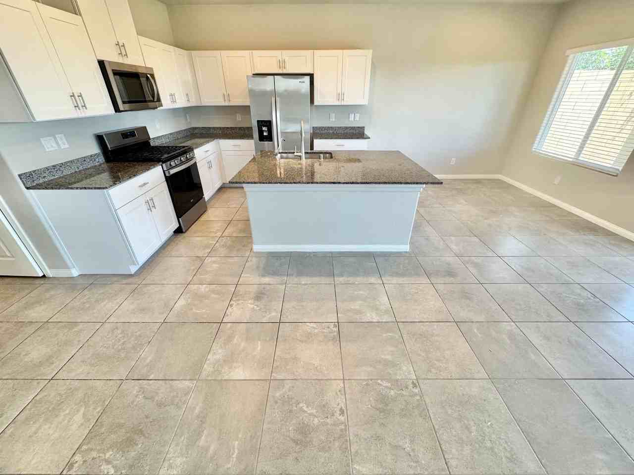 7020 Colonial Ranch St - Photo 4 of 37