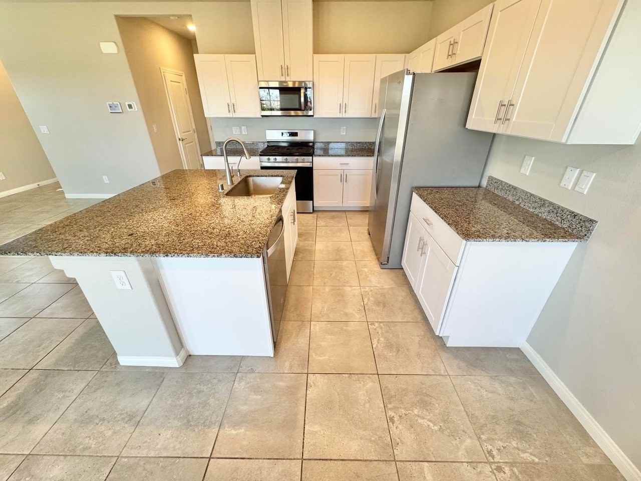 7020 Colonial Ranch St - Photo 5 of 37