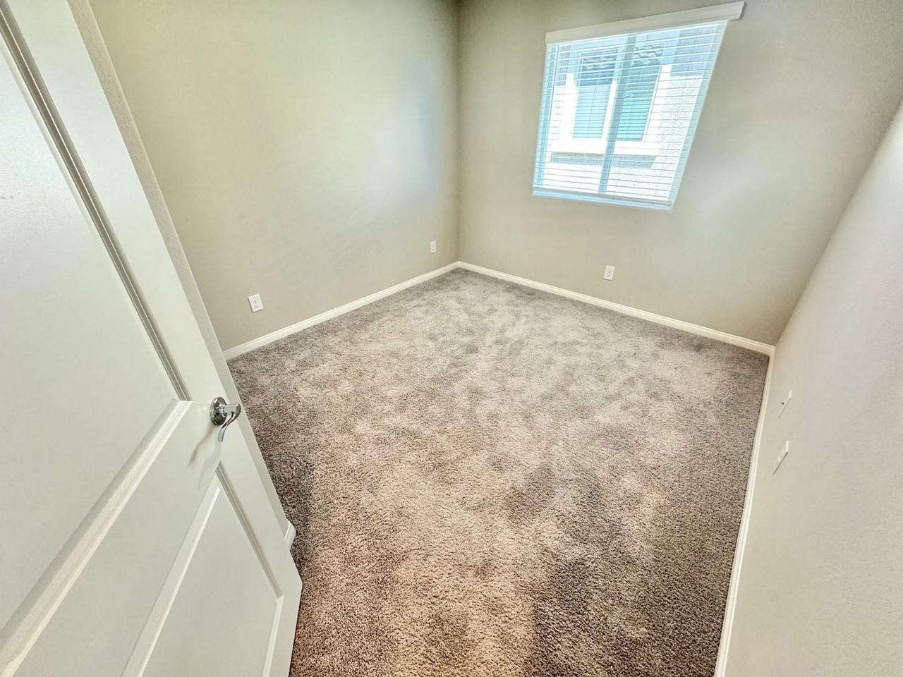 7020 Colonial Ranch St - Photo 7 of 37
