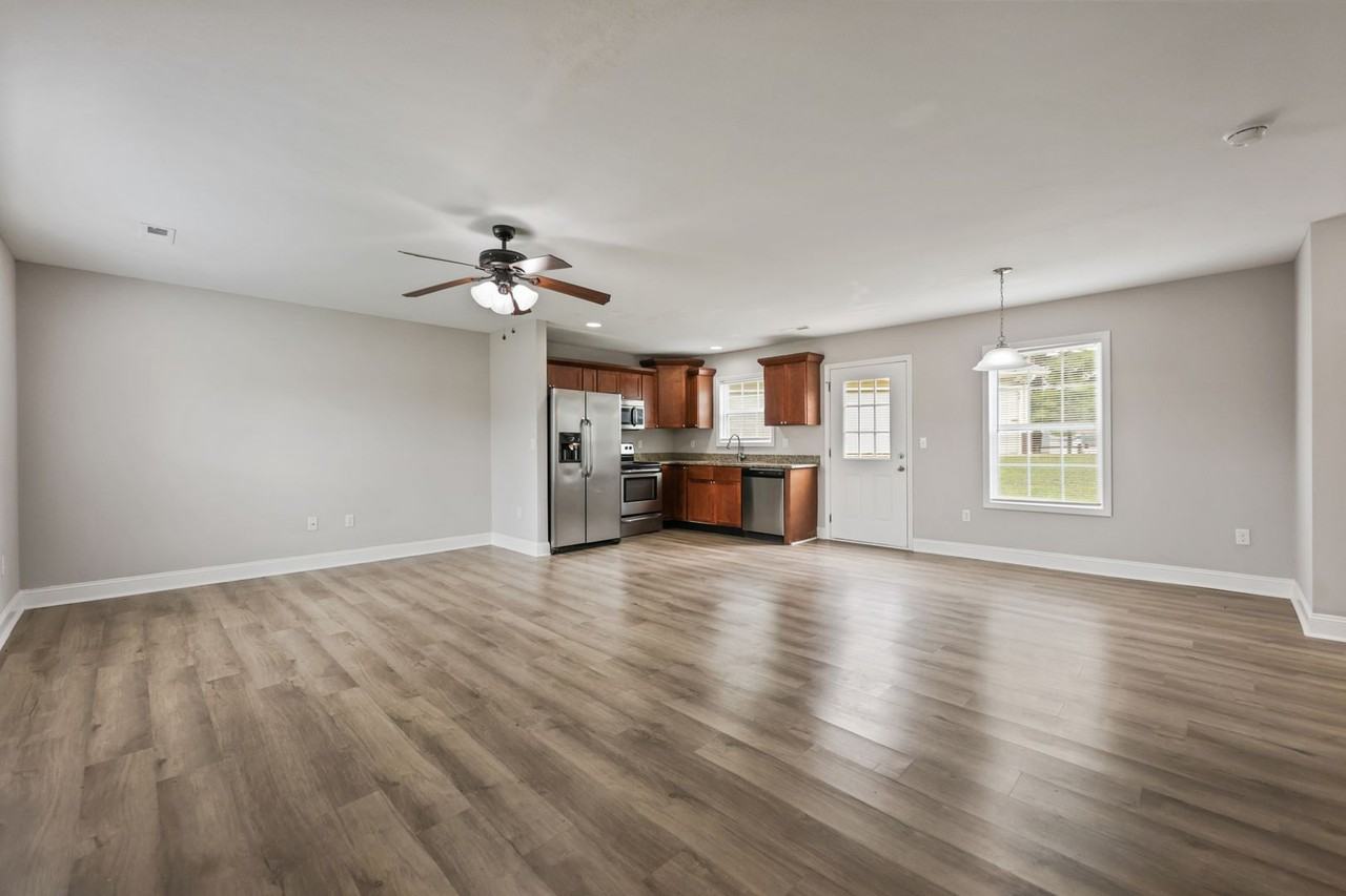 Villas at Carlyle Place - Photo 3 of 19