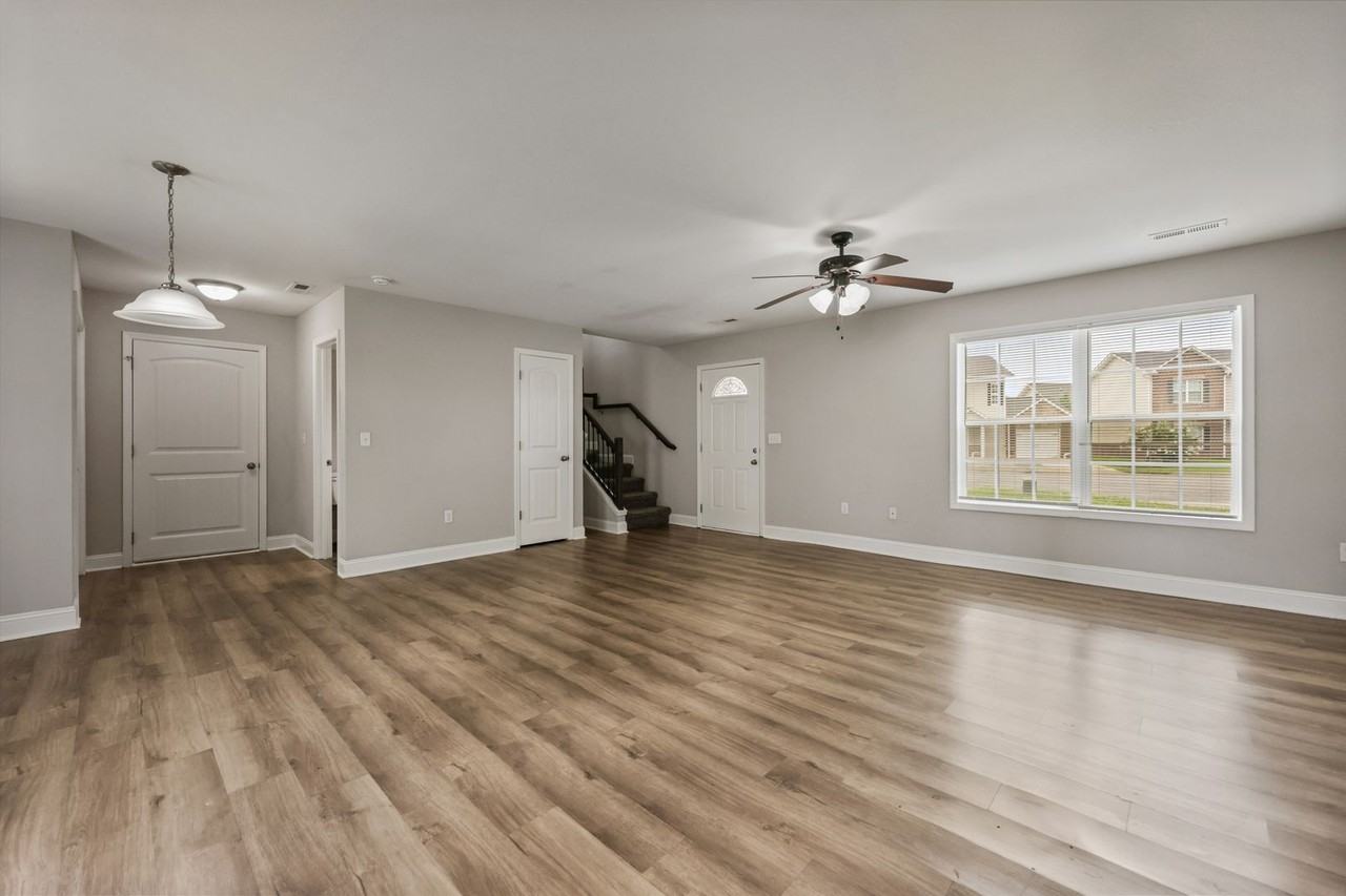 Villas at Carlyle Place - Photo 5 of 19