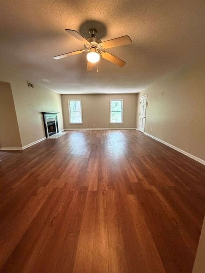 13 Cromwell Pl - Photo 2 of 13