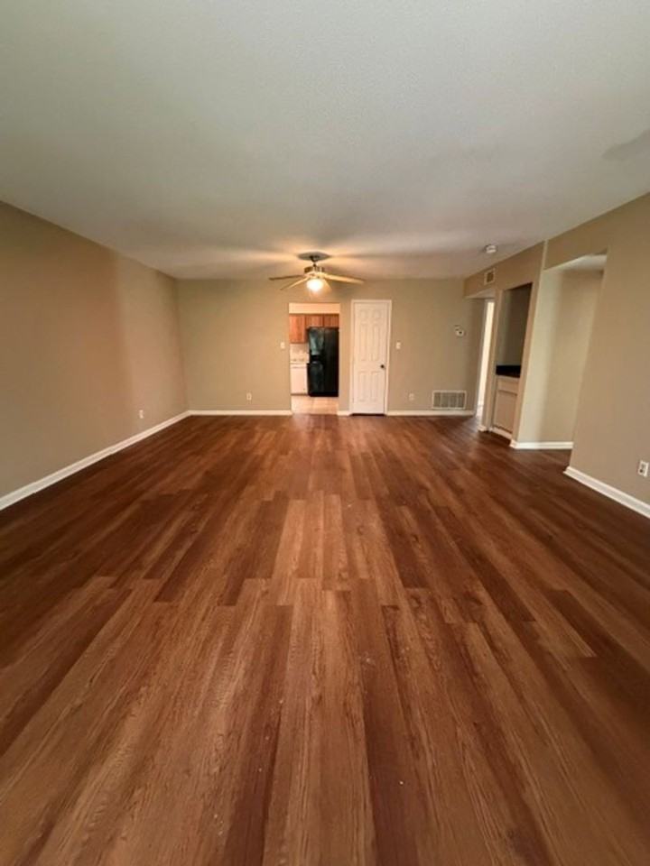 13 Cromwell Pl - Photo 4 of 13