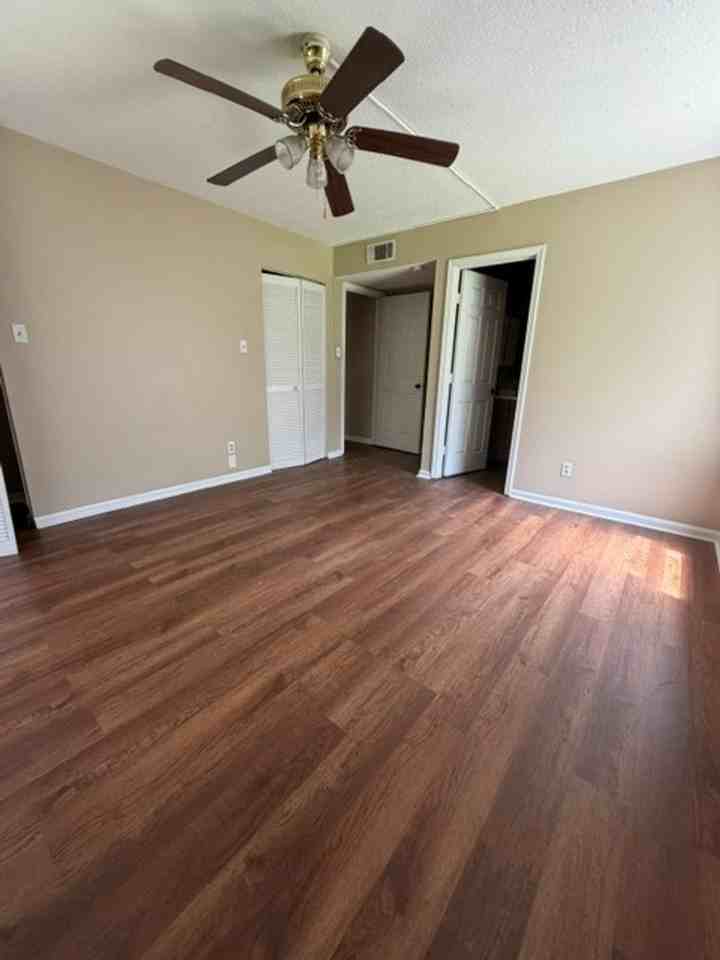 13 Cromwell Pl - Photo 5 of 13