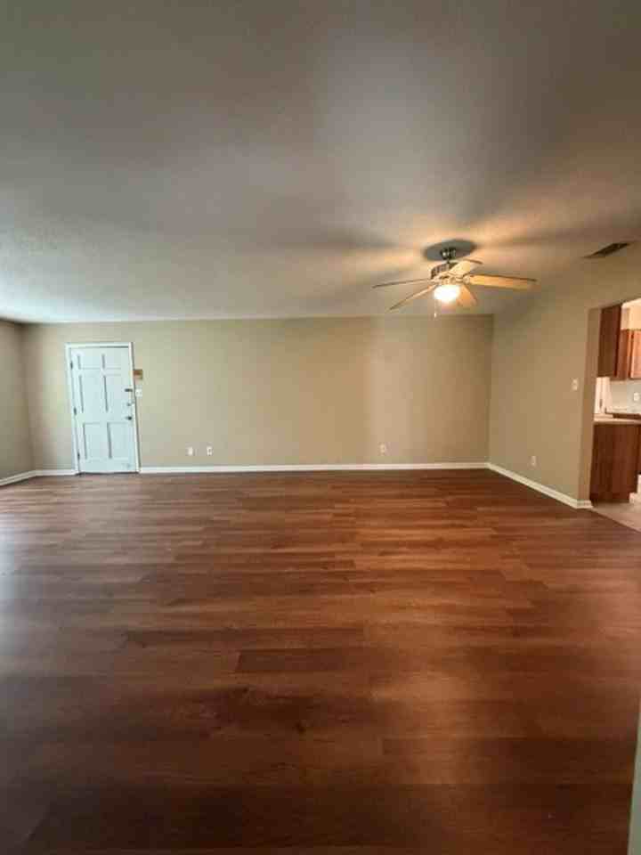 13 Cromwell Pl - Photo 7 of 13