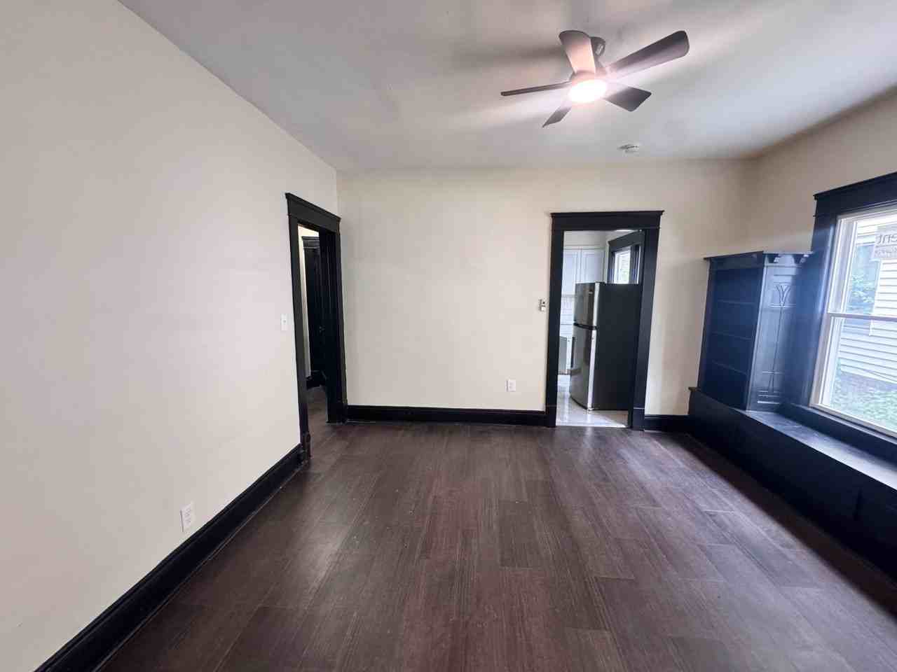 12003 SAYWELL AVE - Photo 4 of 33