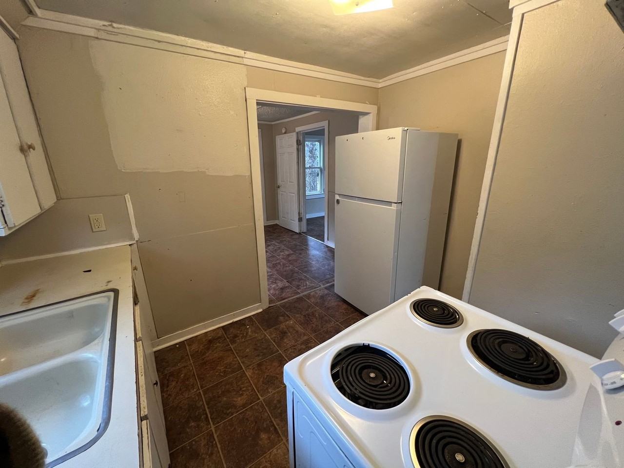 311 Short St - Photo 4 of 16