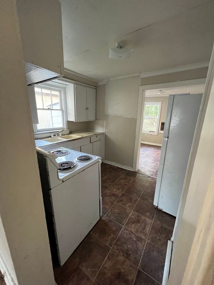 311 Short St - Photo 5 of 16