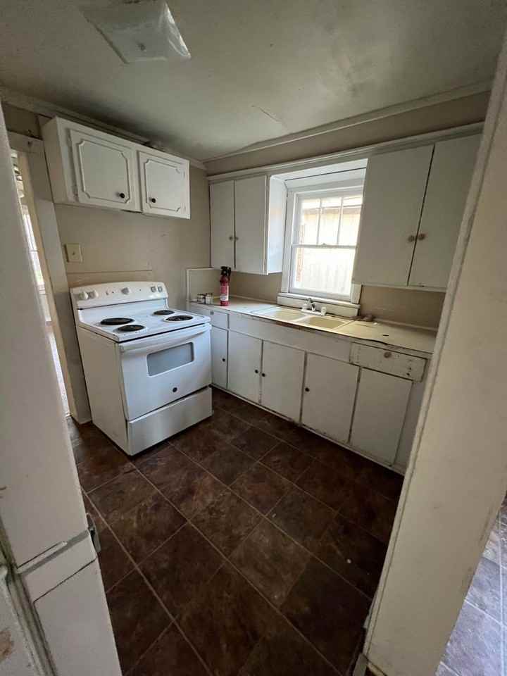 311 Short St - Photo 6 of 16