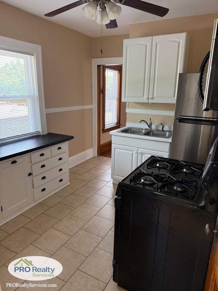 116 W 28th St - Photo 4 of 16