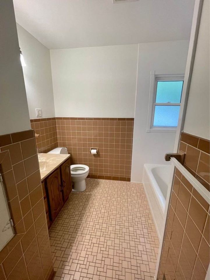 654 22nd St N - Photo 6 of 27