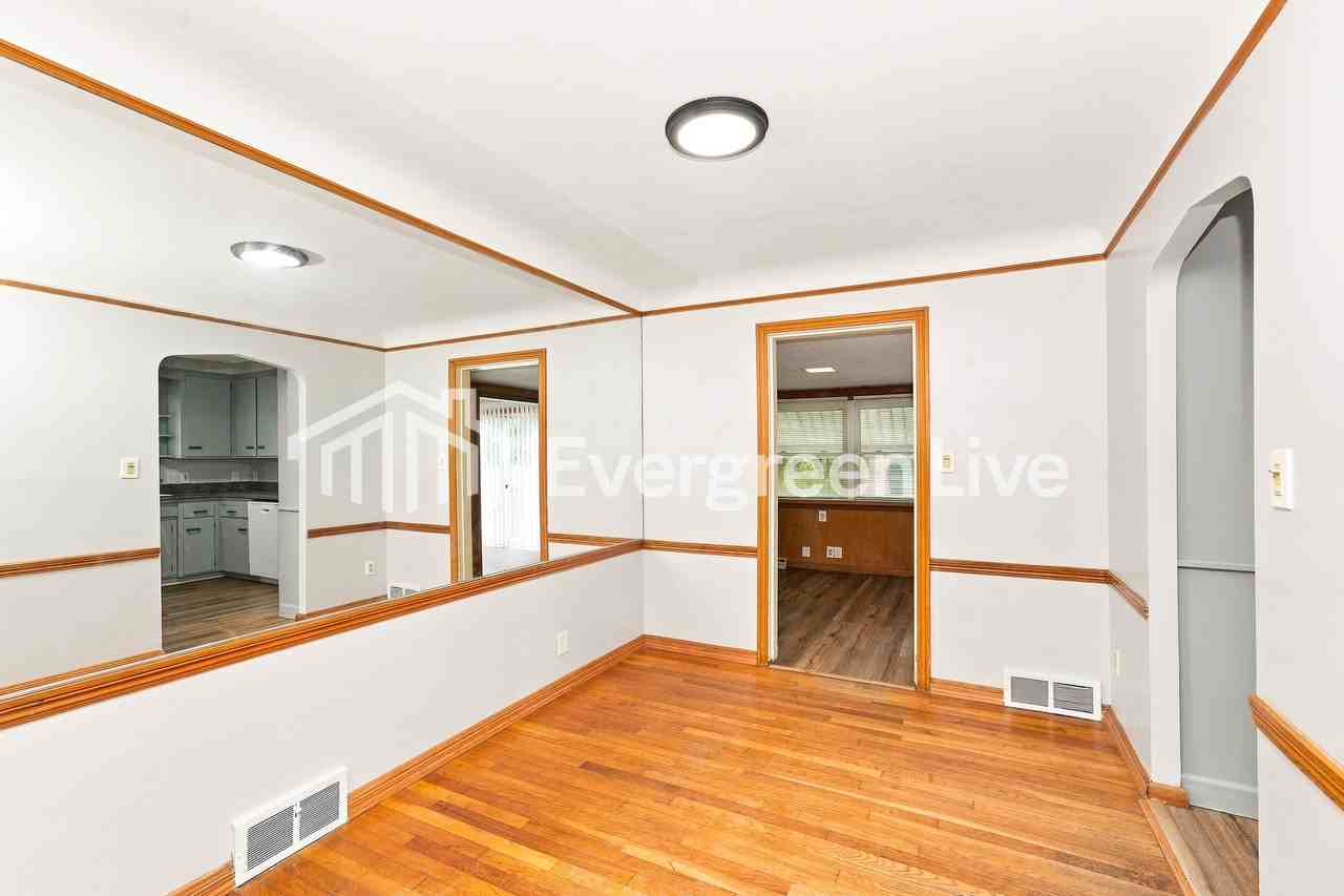 4214 Bexley Blvd - Photo 4 of 16