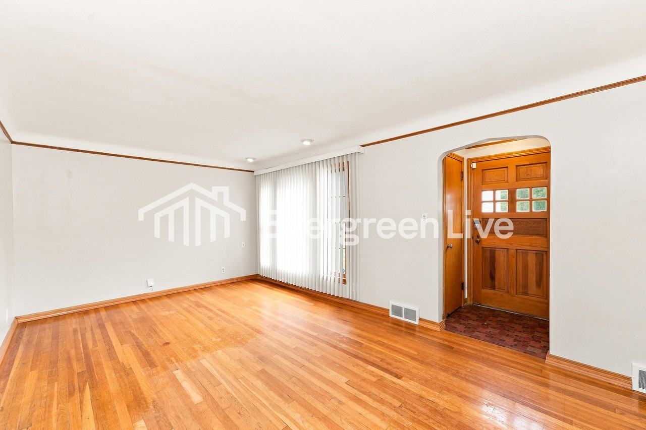 4214 Bexley Blvd - Photo 5 of 16
