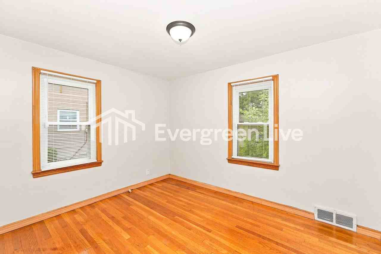 4214 Bexley Blvd - Photo 7 of 16