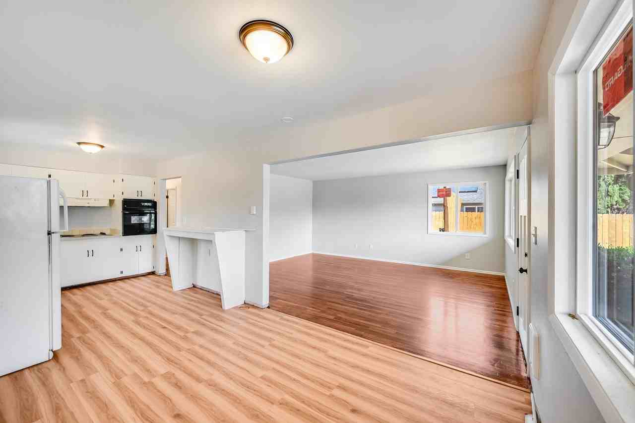 8131 Se 68th Ave - Photo 2 of 12