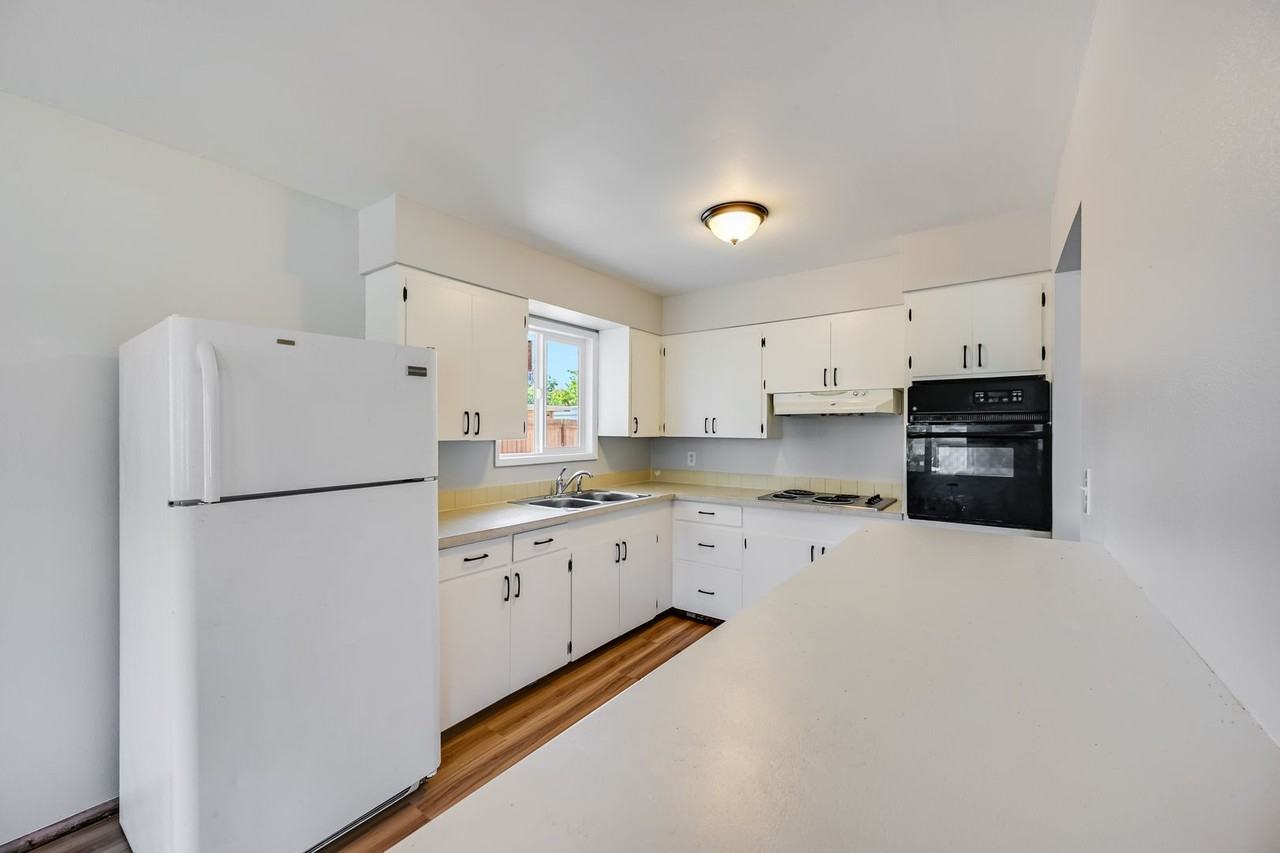 8131 Se 68th Ave - Photo 3 of 12