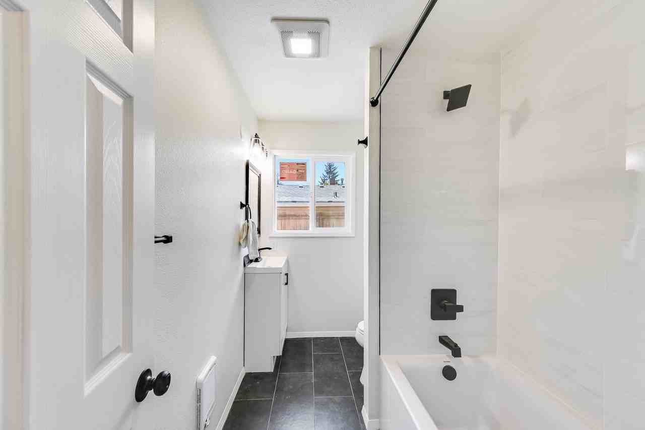 8131 Se 68th Ave - Photo 7 of 12