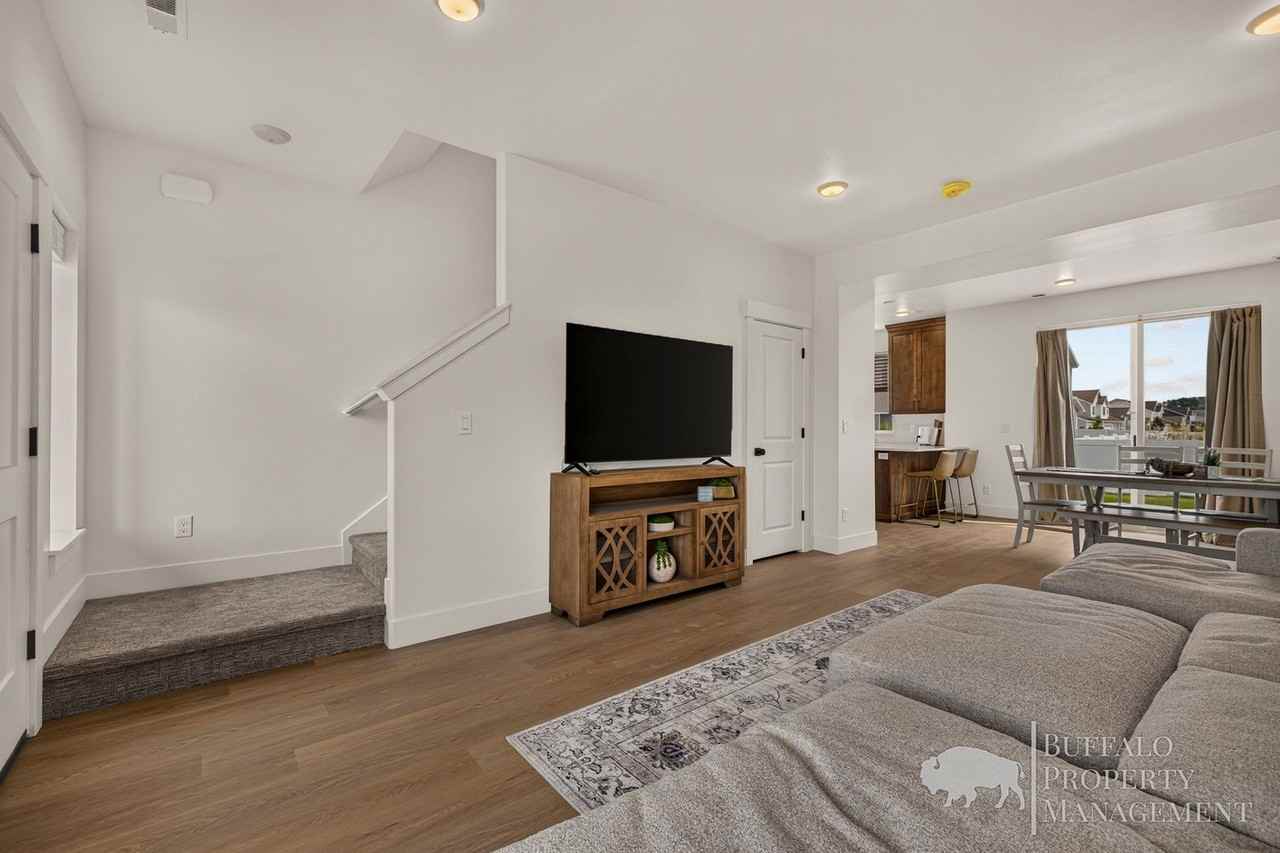 670 S 2315 W - Photo 6 of 50
