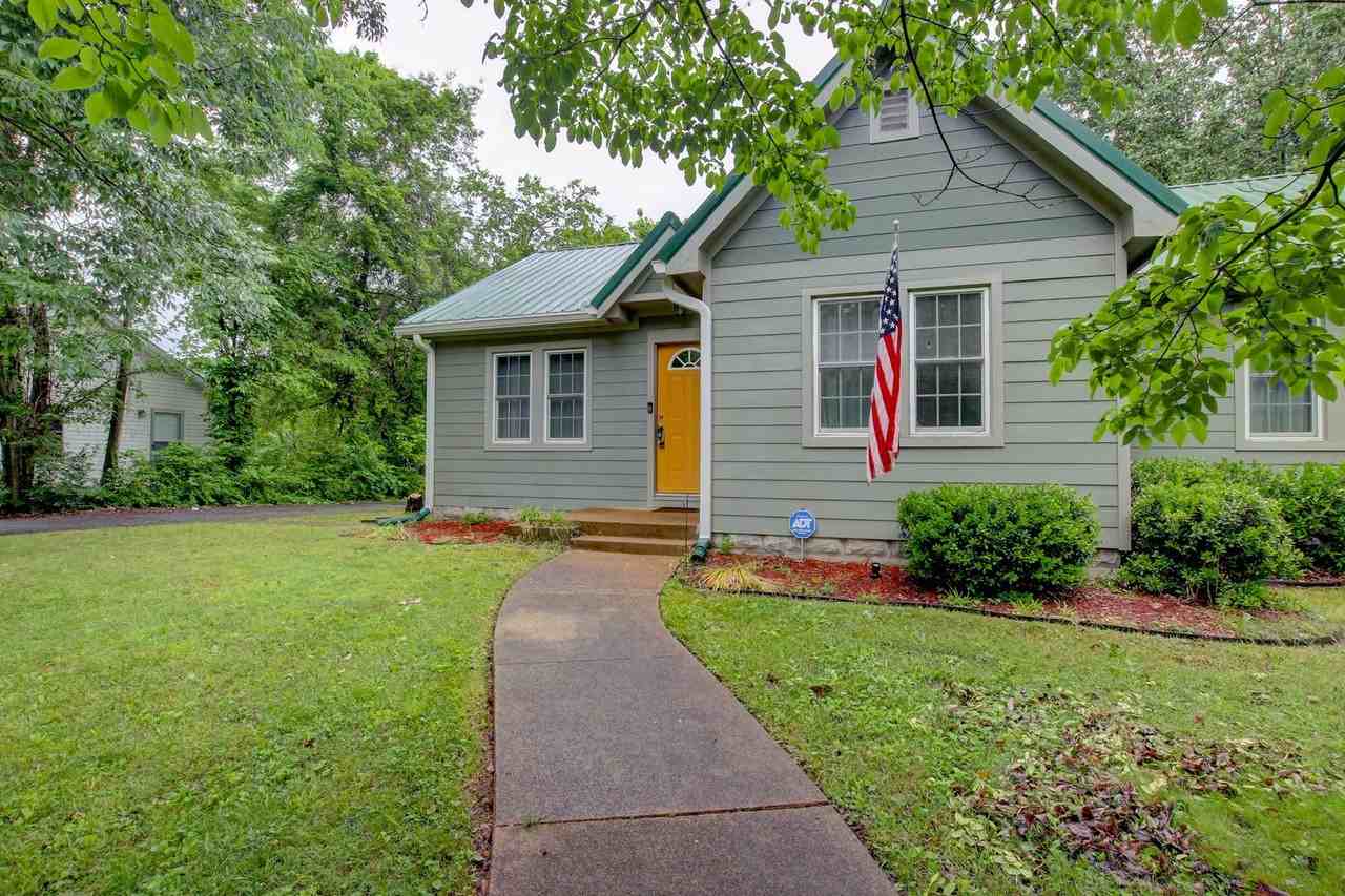 1115 Woodard St - Photo 3 of 50