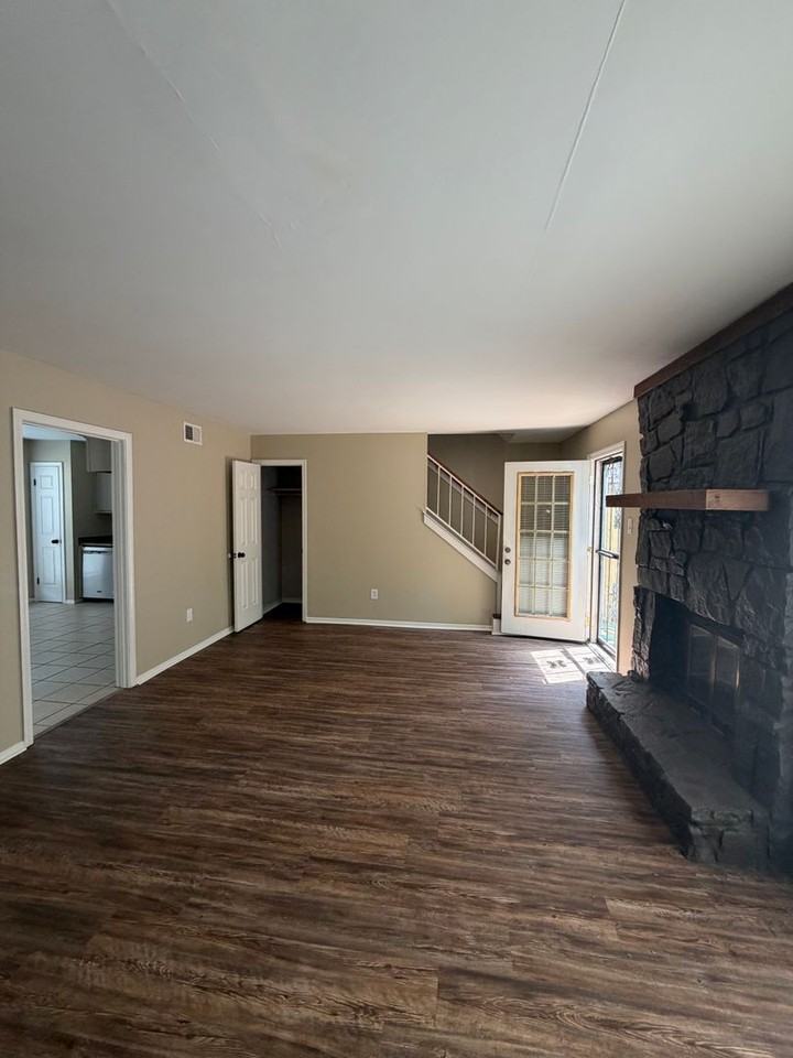 6975 Wesley Ct - Photo 2 of 11