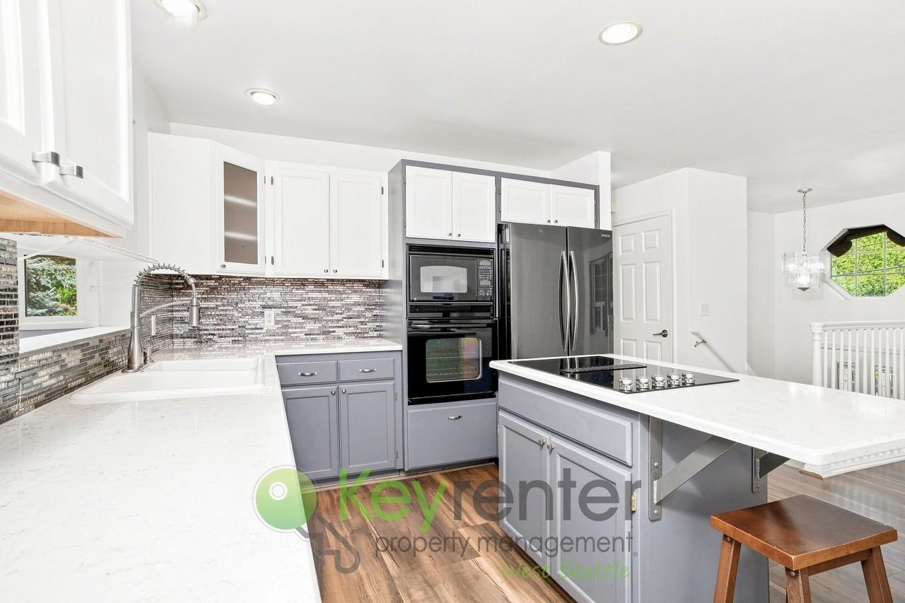 6351 23rd Ave Sw - Photo 3 of 27