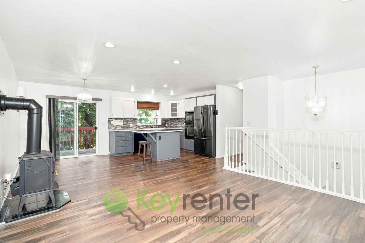 6351 23rd Ave Sw - Photo 5 of 27