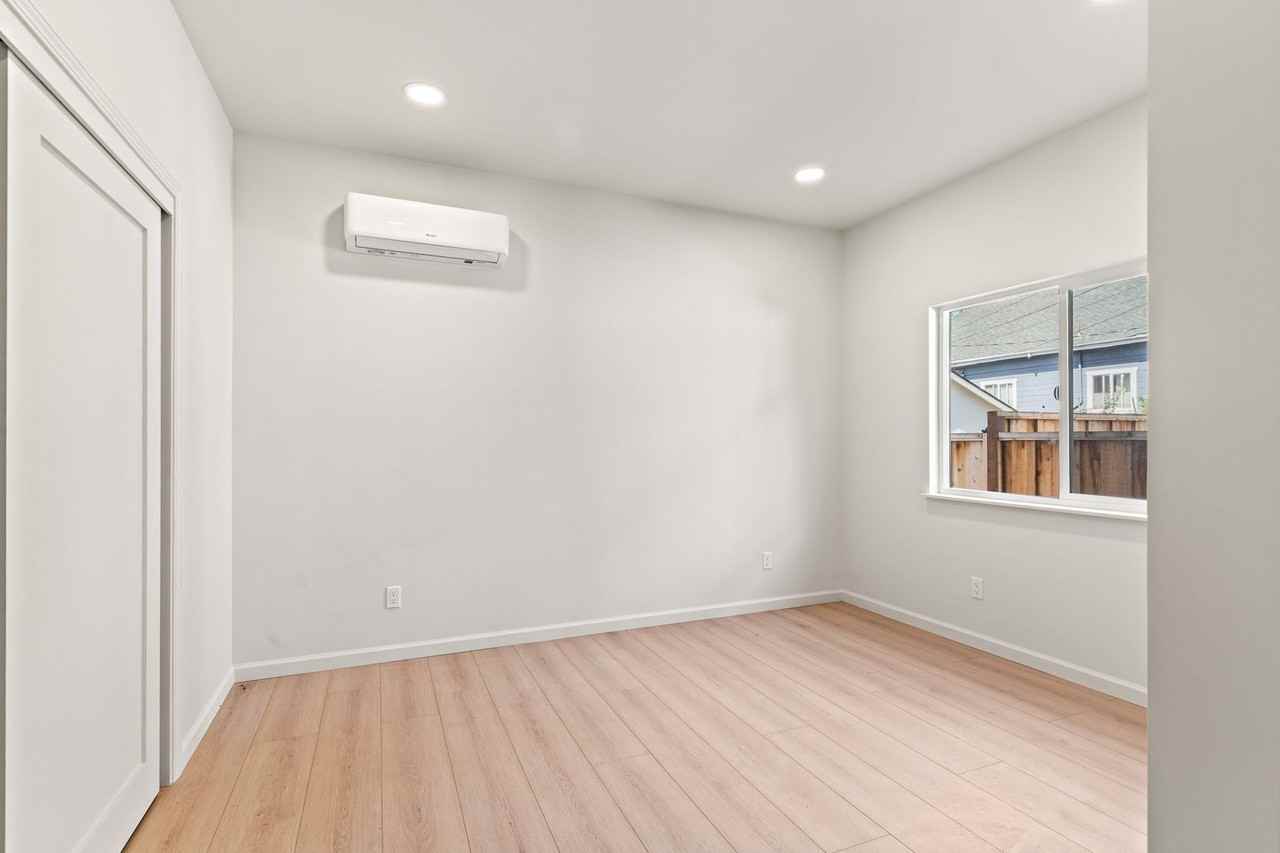 1364A E 27th St - Photo 6 of 10