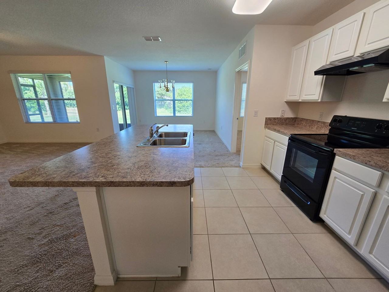 121 Fishermans Cove Dr - Photo 5 of 30