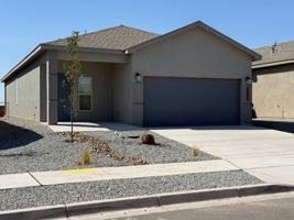 featured image of 2473 Eglisfield Loop Ne