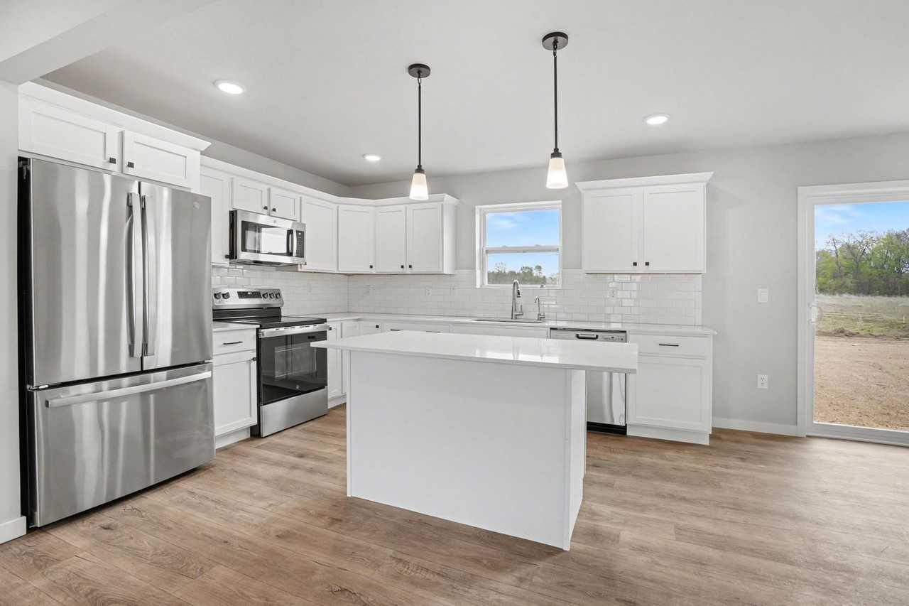 1206 Rutherford St - Photo 4 of 23