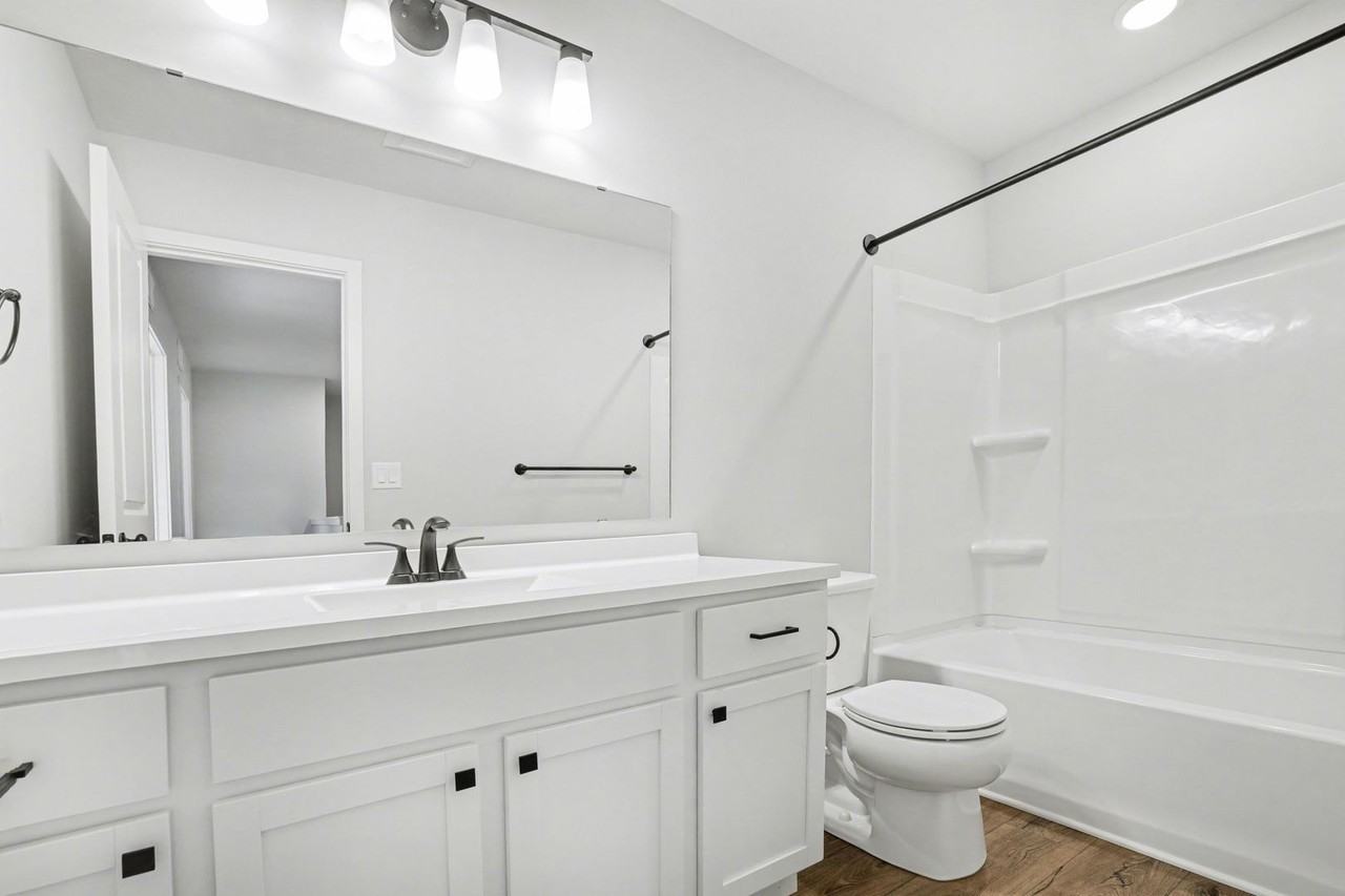 1206 Rutherford St - Photo 5 of 23