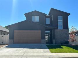 featured image of 2469 Apex Ave #B