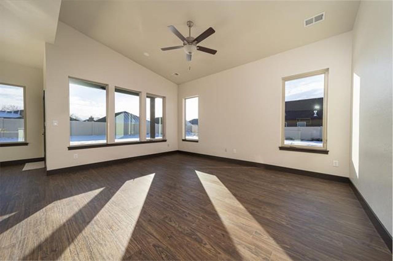 2469 Apex Ave #B - Photo 3 of 12
