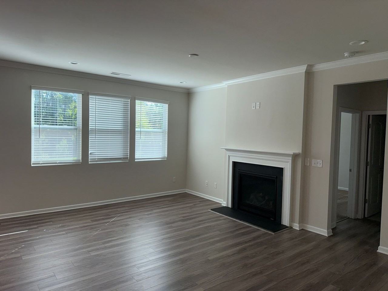 17401 Carolina Hickory Dr - Photo 2 of 15