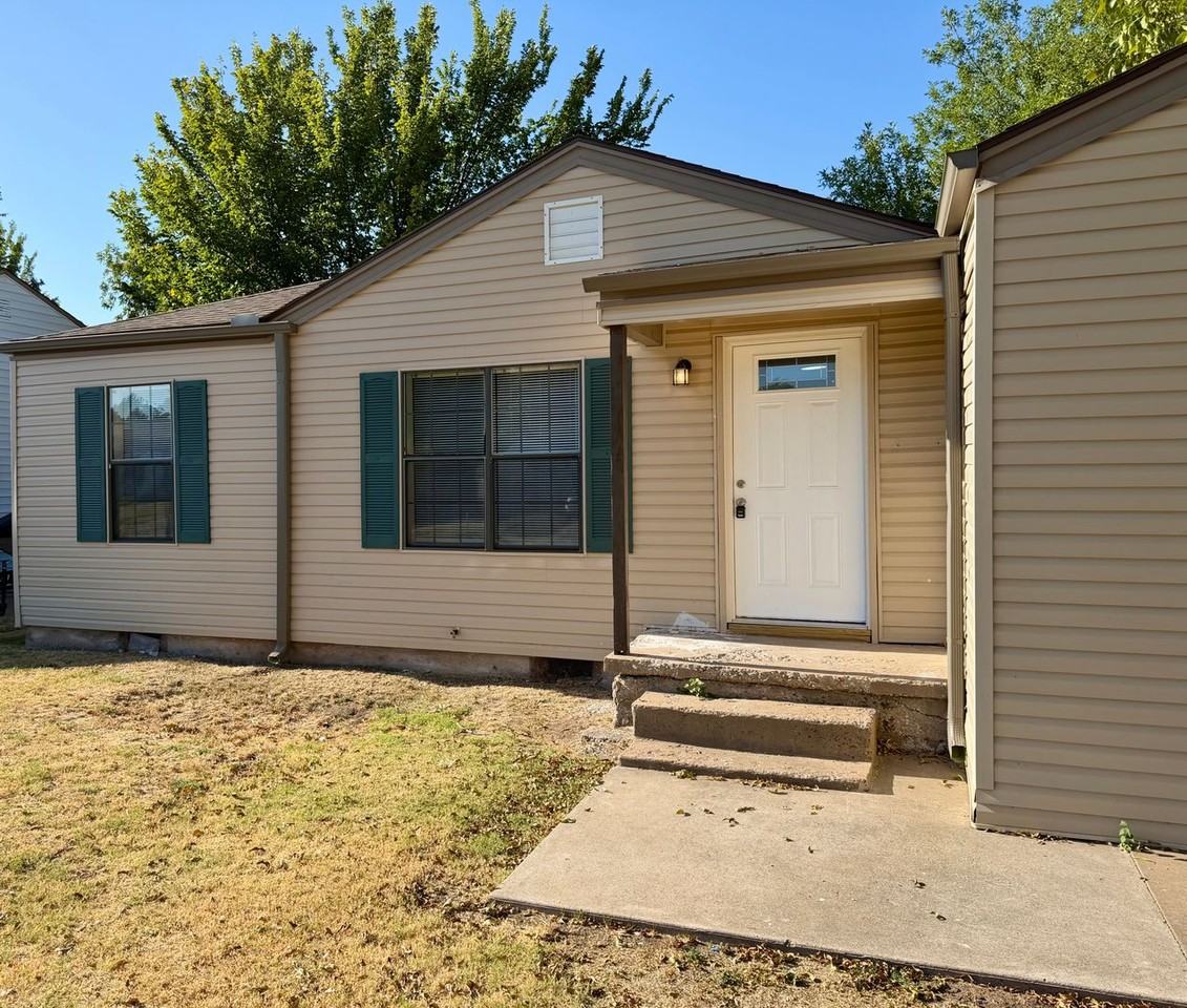 2118 Nw Lake Ave - Photo 4 of 30