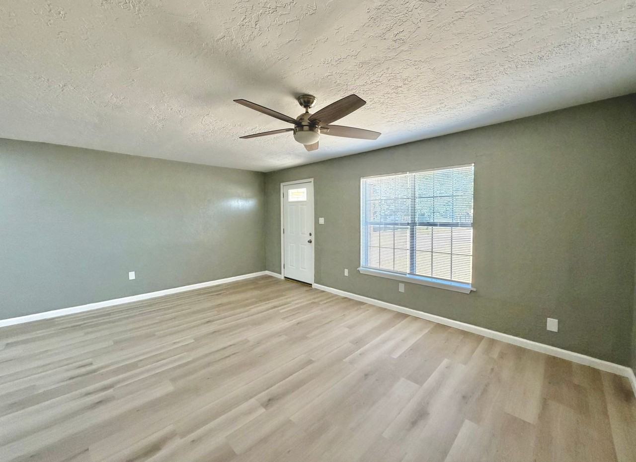 2118 Nw Lake Ave - Photo 5 of 30