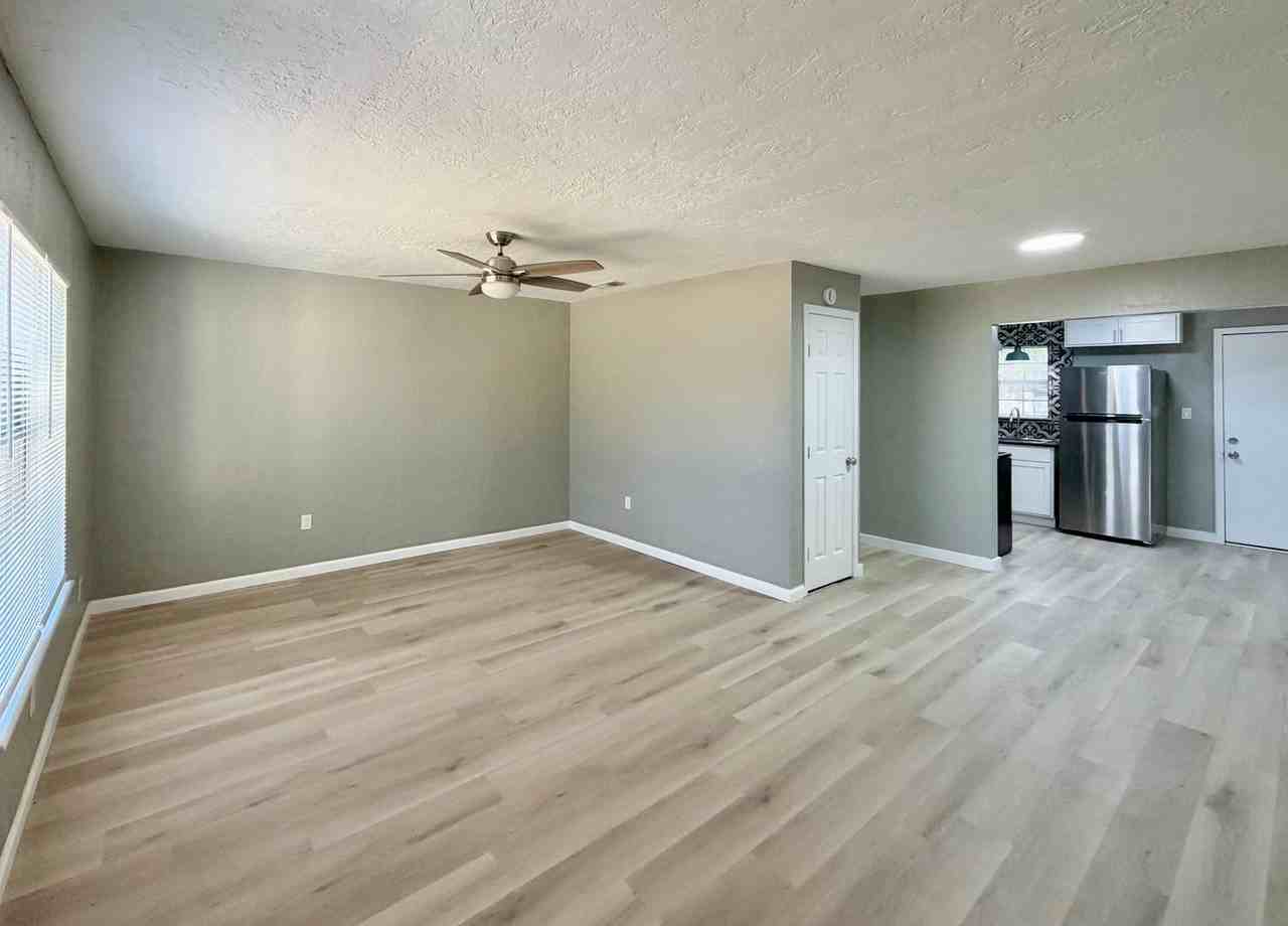 2118 Nw Lake Ave - Photo 7 of 30