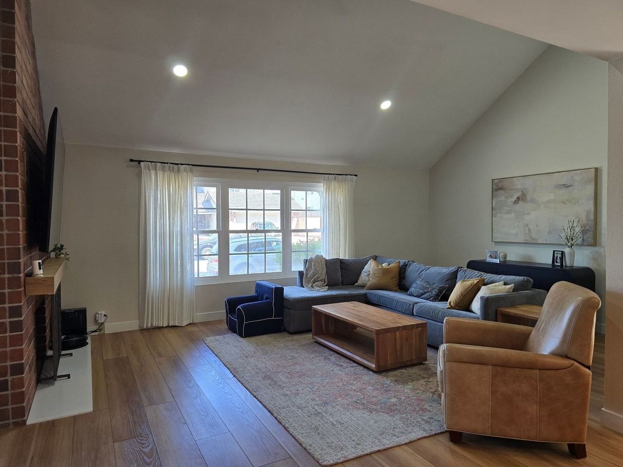 344 Dewane Dr - Photo 2 of 45